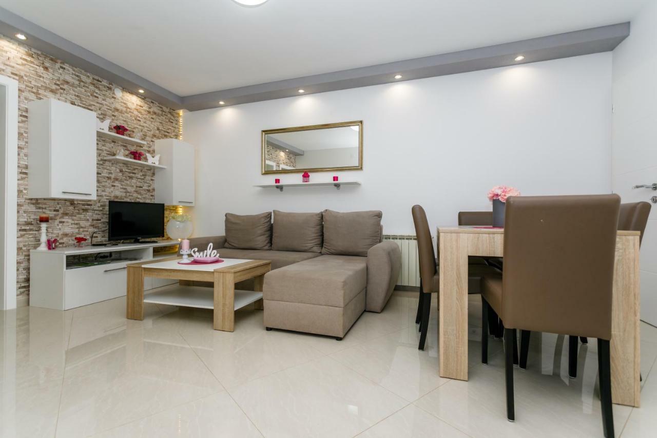 Apartman Brajutovci 26 Kornić Buitenkant foto